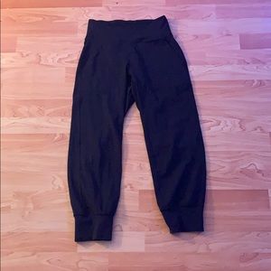 Lulu lemon capris